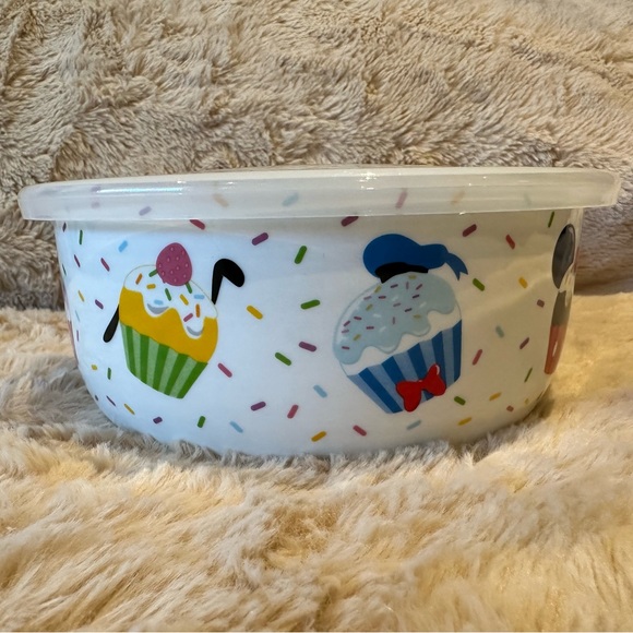 🧁Disney Cupcakes & Sprinkles design Ceramic Covered Bowl Large🧁 - Picture 3 of 6